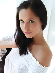 Erotic photo session of sexy girl Gloria - Erotic and nude pussy pics at GirlSoftcore.com