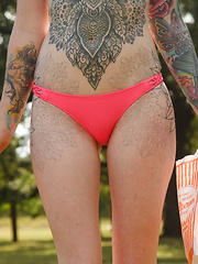 Kelly Lamprin at Zilker Park - Erotic and nude pussy pics at GirlSoftcore.com