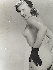 Beautiful vintage ladies showing sexy naked body - Erotic and nude pussy pics at GirlSoftcore.com