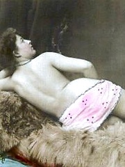 Horny naked vintage color chicks in the twenties - Erotic and nude pussy pics at GirlSoftcore.com