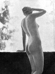 Anonymous girls hiding their face in the twenties - Erotic and nude pussy pics at GirlSoftcore.com