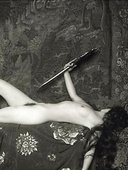 Anonymous girls hiding their face in the twenties - Erotic and nude pussy pics at GirlSoftcore.com