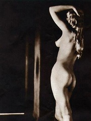 Anonymous girls hiding their face in the twenties - Erotic and nude pussy pics at GirlSoftcore.com