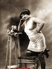 Vintage babes enjoy posing naked in the twenties - Erotic and nude pussy pics at GirlSoftcore.com