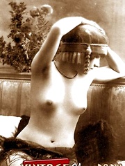 Vintage babes enjoy posing naked in the twenties - Erotic and nude pussy pics at GirlSoftcore.com