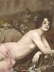 Cute vintage daring babes posing in the thirties - Erotic and nude pussy pics at GirlSoftcore.com