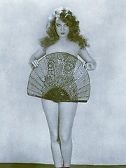 Cute vintage daring babes posing in the thirties - Erotic and nude pussy pics at GirlSoftcore.com