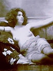 Vintage nude babes posing in the twenties boudoir - Erotic and nude pussy pics at GirlSoftcore.com