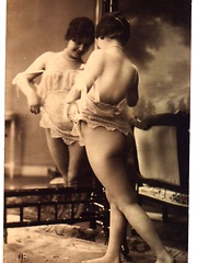 Vintage nude babes posing in the twenties boudoir - Erotic and nude pussy pics at GirlSoftcore.com