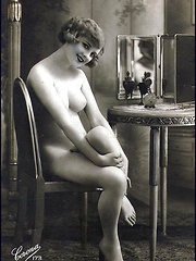 Vintage nude babes posing in the twenties boudoir - Erotic and nude pussy pics at GirlSoftcore.com