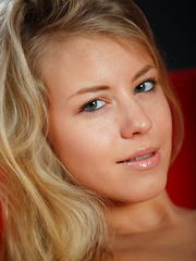 Barbara D is a hot little blonde bombshell that is sure to tease and titillate your senses. - Erotic and nude pussy pics at GirlSoftcore.com