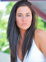 Harper baring it all outside - Erotic and nude pussy pics at GirlSoftcore.com