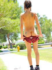 Risi in athletic gear gets nude outdoors - Erotic and nude pussy pics at GirlSoftcore.com