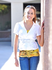 Chloey walks around in public and strips nude - Erotic and nude pussy pics at GirlSoftcore.com