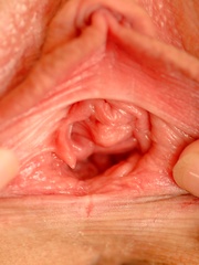 Samantha shows off lots of pink - Erotic and nude pussy pics at GirlSoftcore.com