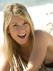 That's a lot of sand in Jewel's vagina - Erotic and nude pussy pics at GirlSoftcore.com