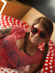 Sunglasses In Bed - Erotic and nude pussy pics at GirlSoftcore.com