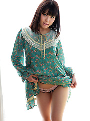 Japanese gravure Mai Araki - Erotic and nude pussy pics at GirlSoftcore.com