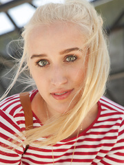 Robin Medina I Said Blonde - Erotic and nude pussy pics at GirlSoftcore.com