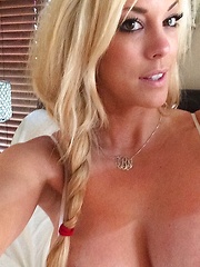 xoGisele shows off her busty body in her summer candids - Erotic and nude pussy pics at GirlSoftcore.com