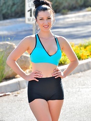 Hot Summer Run - Erotic and nude pussy pics at GirlSoftcore.com